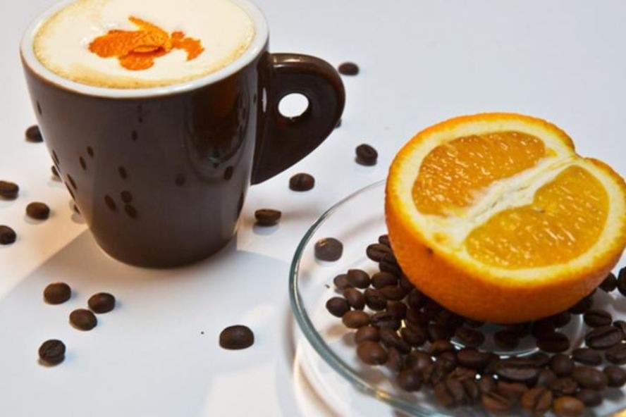 Кофе со вкусом карамели и апельсина